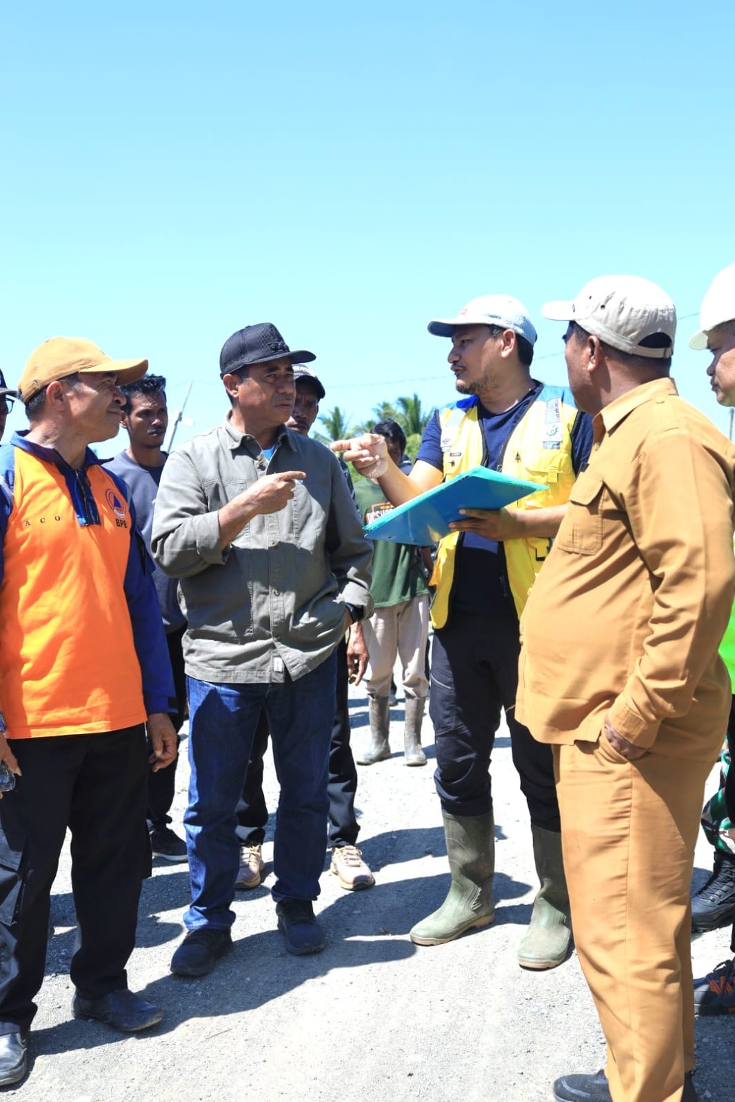 Bupati Haltim Tinjau Lokasi Banjir Dorolamo dan Martana Jaya, Pastikan Penanganan Lanjutan Cepat Terealisasi