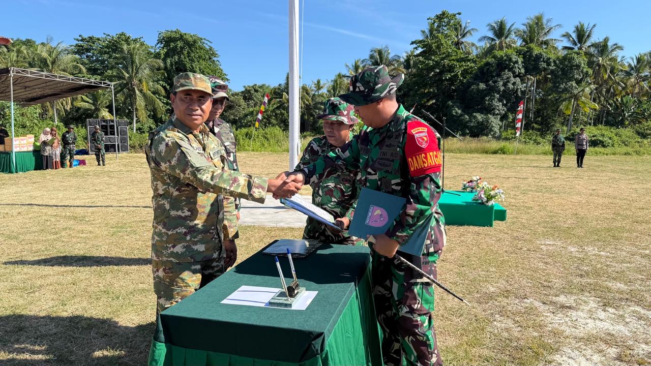 Bupati Halmahera Timur, Drs. Ubaid Yakub, MPA, bertindak sebagai Inspektur Upacara pada Pembukaan TNI Manunggal Membangun Desa (TMMD) ke-129 Tahun 2026. Yang dilaksanakan di Kecamatan Wasile Tengah