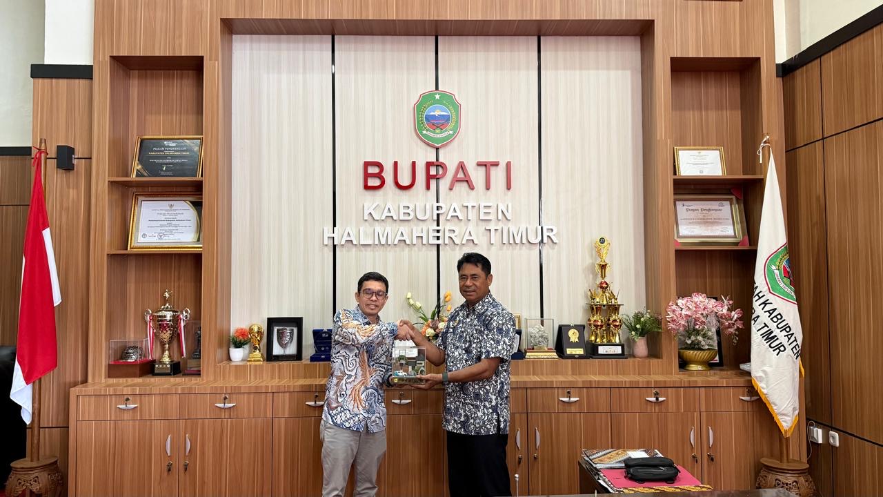 Bupati Halmahera Timur Terima Kunjungan Kepala PLN Sofifi, Bahas Rencana Pembangunan PLTS 100 MW