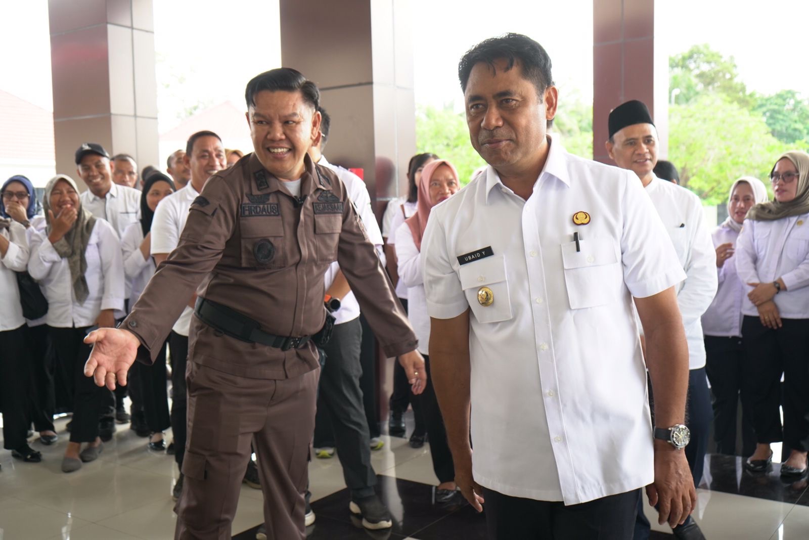 Bupati Ubaid Yakub Pimpin Jajaran Pemkab Haltim Beri Kejutan HUT ke-81 Kejaksaan