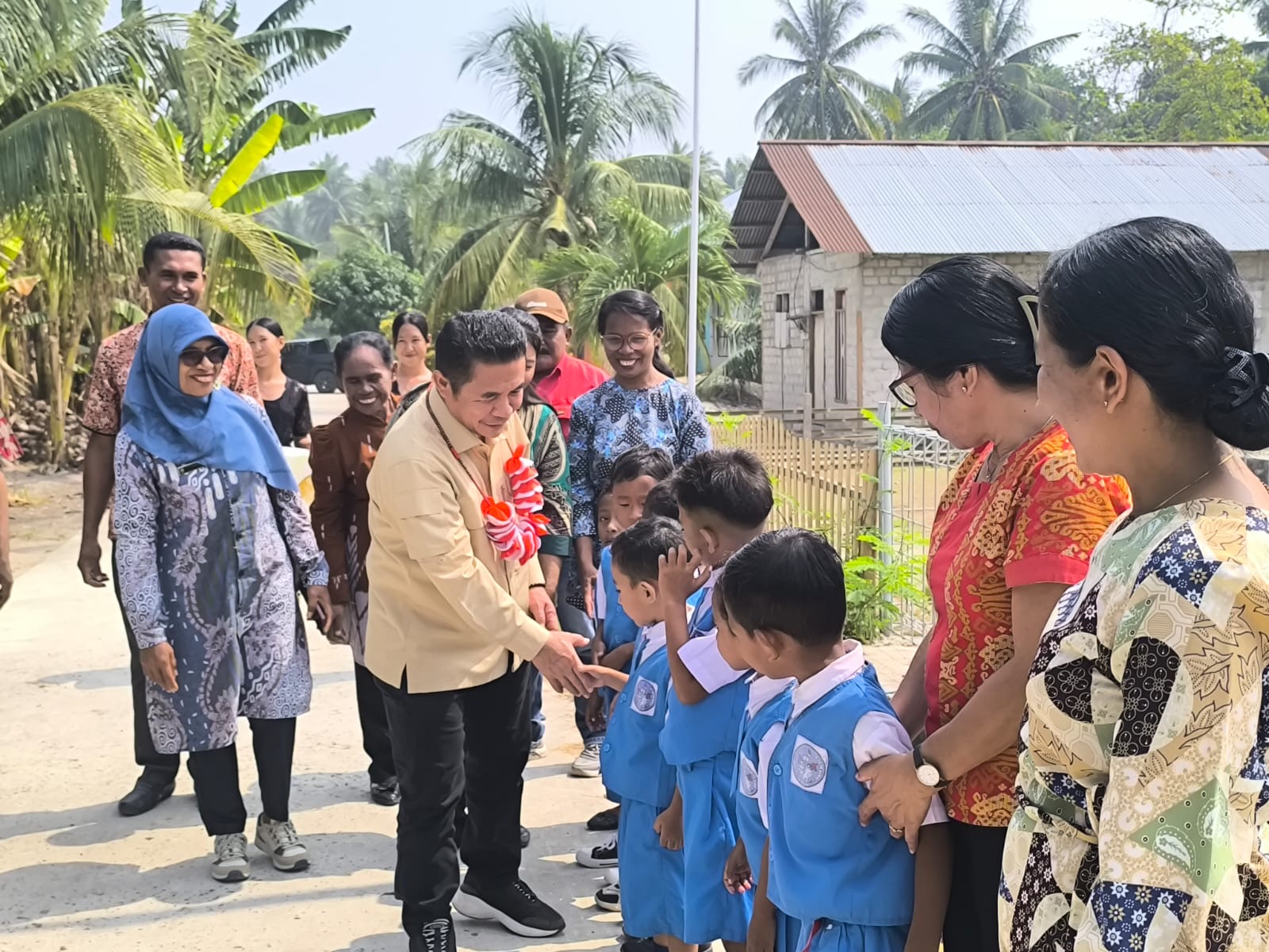 Wabup Halmahera Timur Resmikan Revitalisasi TK Pucuk Cemara Desa Nyaolako